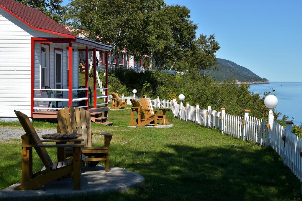 Saint-Siméon Motel Et Chalets Bo-Fleuve Evangeline מראה חיצוני תמונה