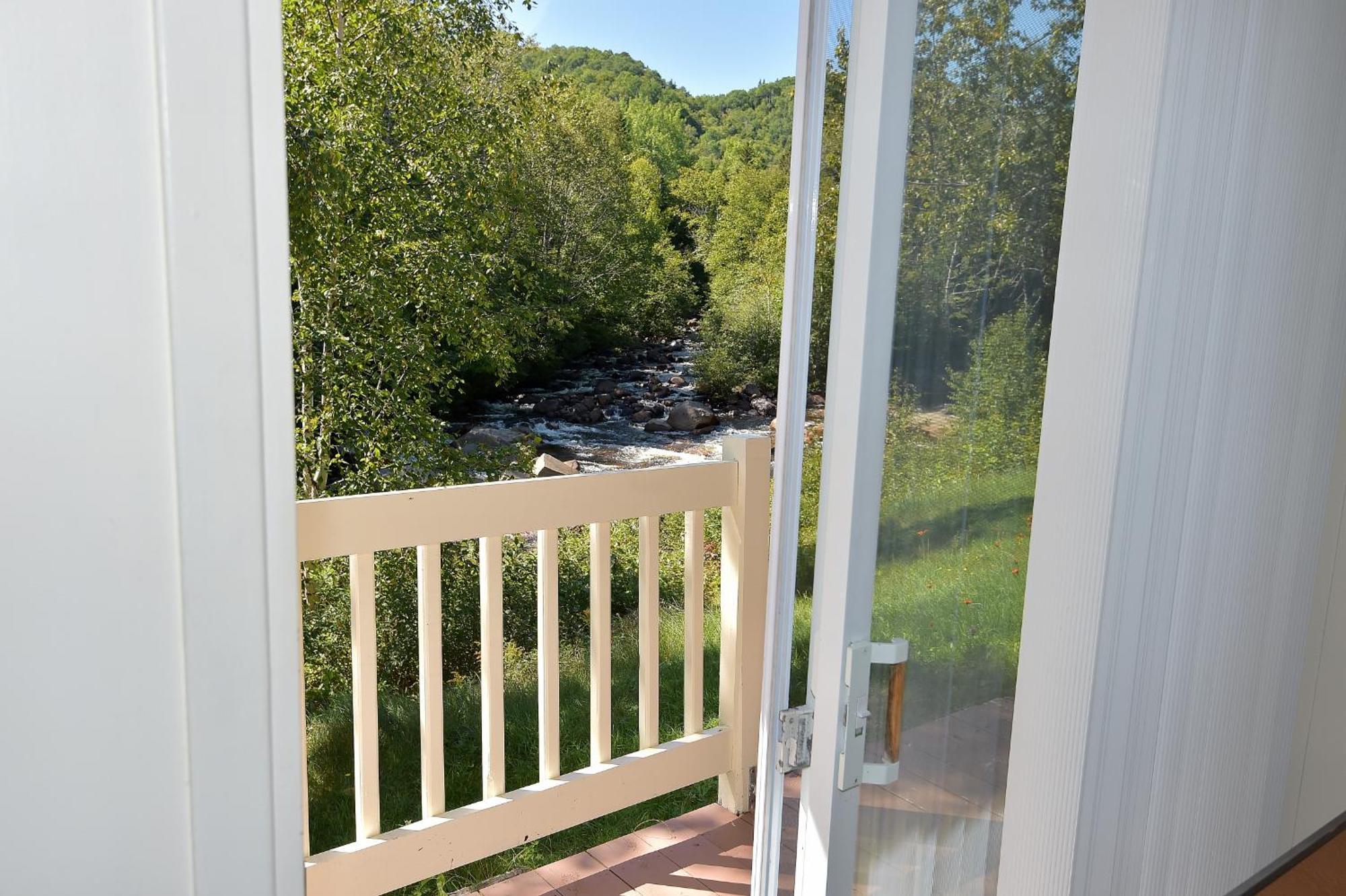 Saint-Siméon Motel Et Chalets Bo-Fleuve Evangeline חדר תמונה