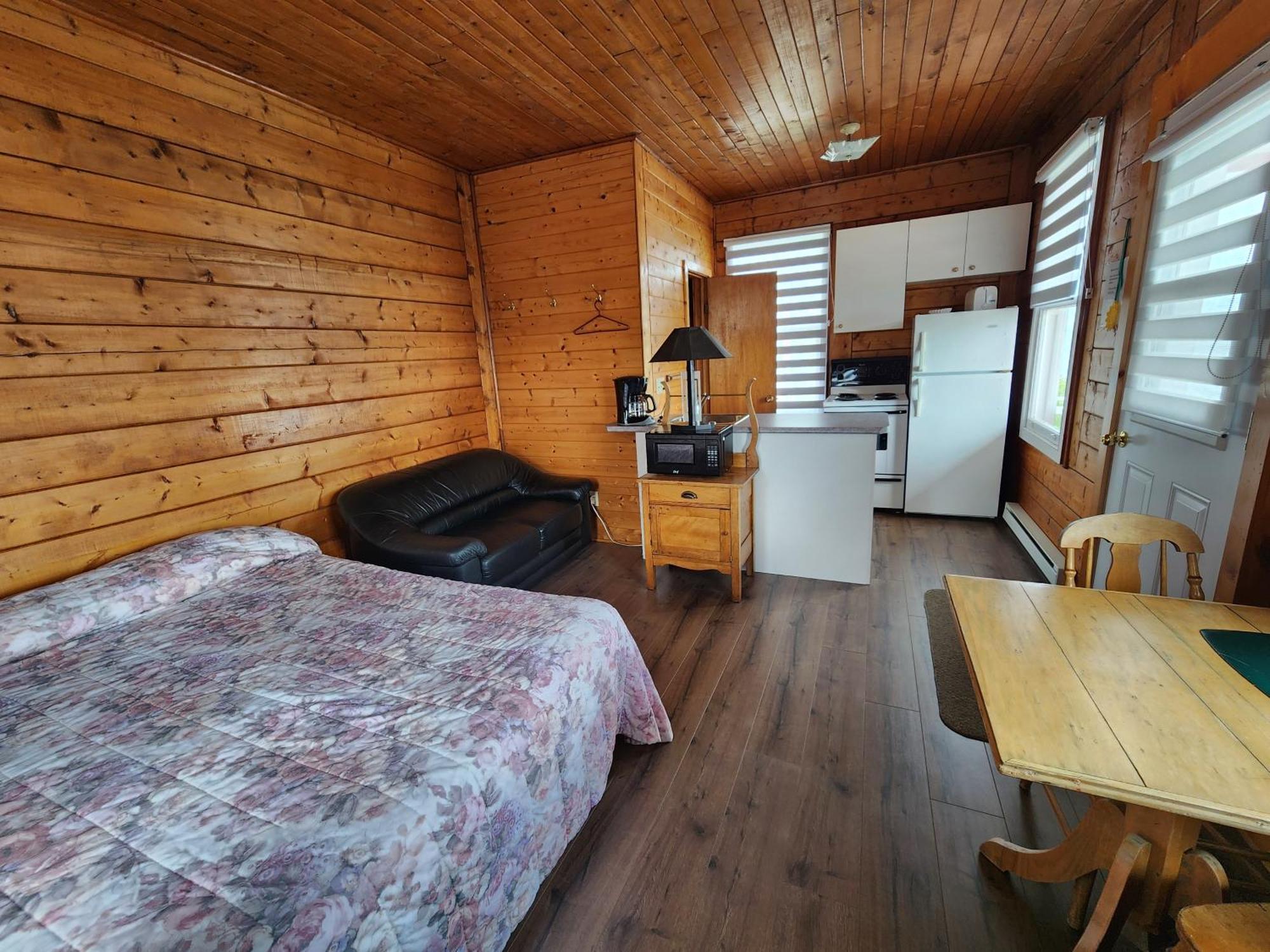 Saint-Siméon Motel Et Chalets Bo-Fleuve Evangeline מראה חיצוני תמונה