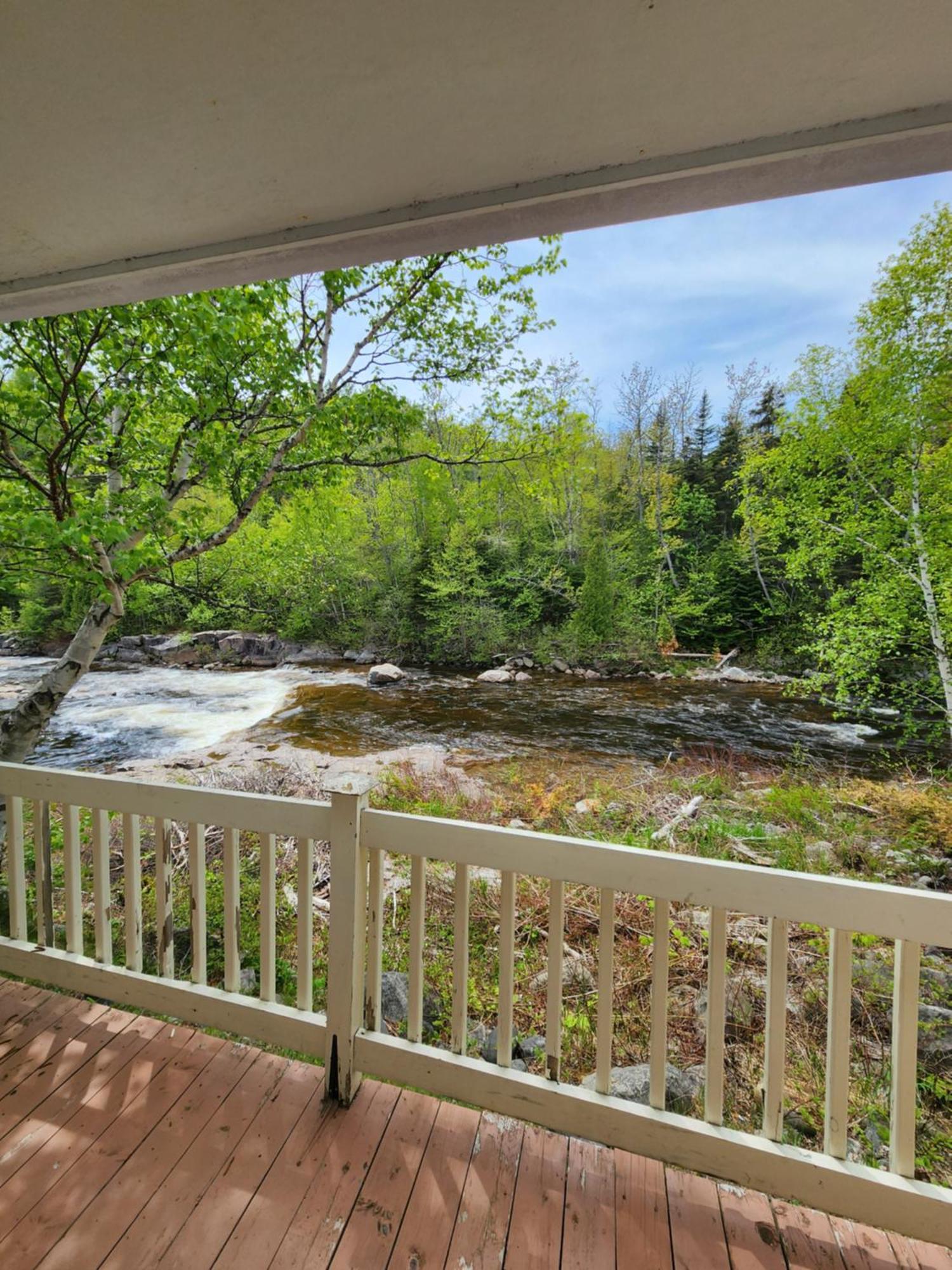 Saint-Siméon Motel Et Chalets Bo-Fleuve Evangeline מראה חיצוני תמונה